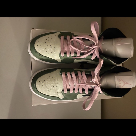 Nike air Jordan 1 mid Dutch green . - Picture 8 of 9